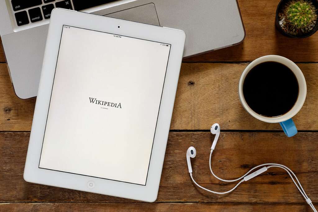 Wikipedia, contra viento y marea 2 shutterstock 450285367 para web