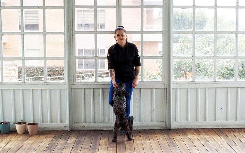 La señora chichera 1 Gastronomía cuencana, chicha.