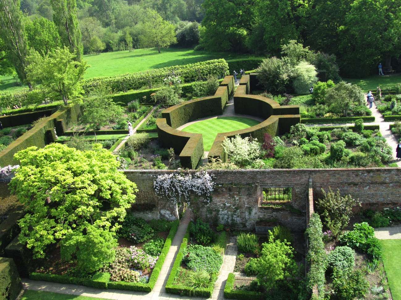 WONDERWOMAN:Users:almudena:Documents:••DINEDICIONES LORENA:DINERS 466 ID:RESPALDOS:Casa de citas - Vita:Sissinghurst-Castle-Kent-301.jpg