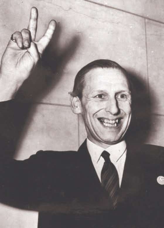 “V” de “victoria” 1 "V" de victoria.